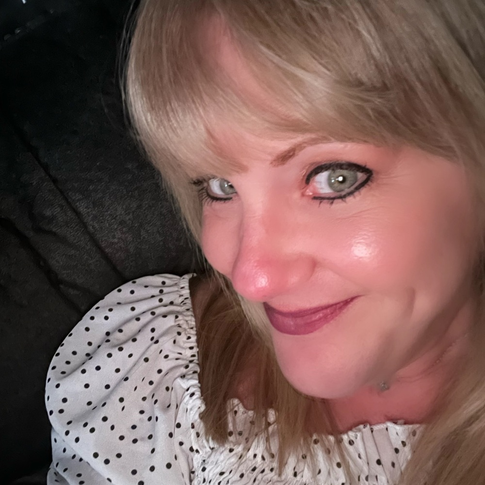 Meet your Posher, Pamela